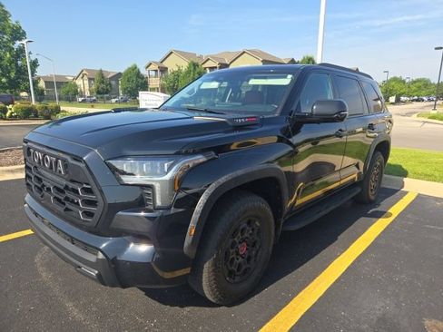 Used 2023 Toyota Sequoia TRD Pro AWD/4WD image 3