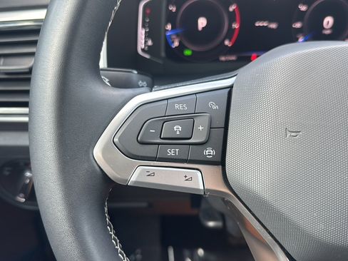 Used 2023 Volkswagen Atlas Cross Sport SE AWD/4WD image 29