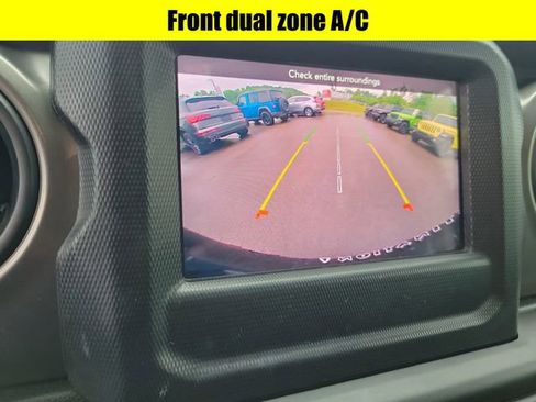 Used 2023 Jeep Wrangler Unlimited w/ Convenience Group AWD/4WD image 15