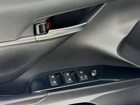 Used 2019 Toyota Camry SE image 17