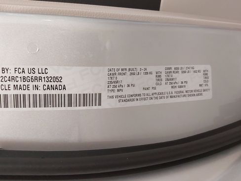 Used 2024 Chrysler Pacifica Touring-L image 34