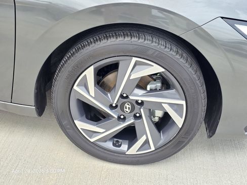 Certified 2025 Hyundai Elantra Sport FWD image 9