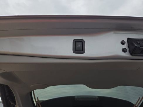 Used 2019 Toyota Highlander Limited Platinum AWD/4WD image 14