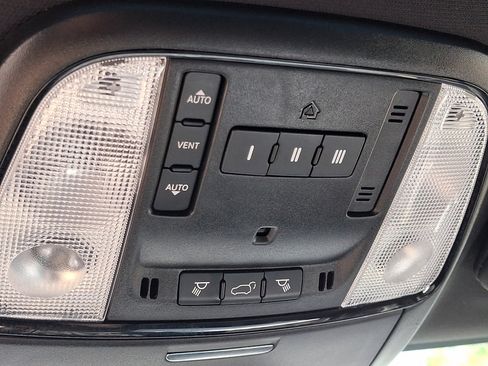 Used 2023 Dodge Durango GT AWD/4WD image 32