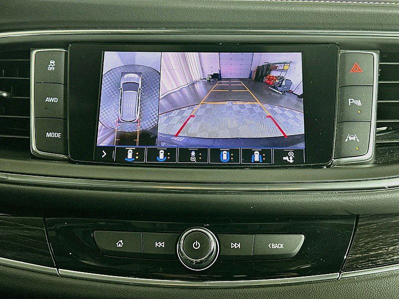 Used 2020 Buick Enclave Avenir w/ Avenir Technology Package AWD/4WD image 17