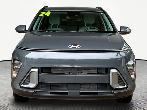 Used 2024 Hyundai Kona SEL FWD image 2