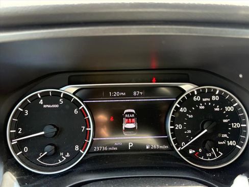 Used 2025 Nissan Rogue SV image 8