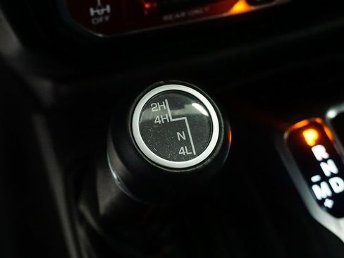 Used 2021 Jeep Wrangler Unlimited Rubicon w/ Uconnect 4C Nav & Sound Group AWD/4WD image 28