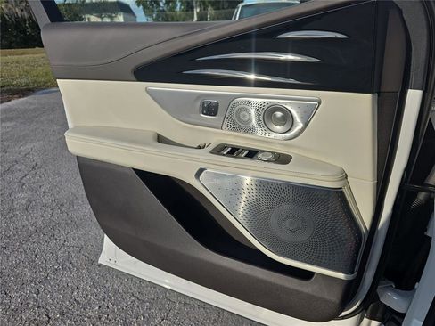 New 2026 Lincoln Nautilus Black Label image 13