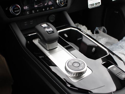 New 2026 Mitsubishi Outlander LE AWD/4WD image 14