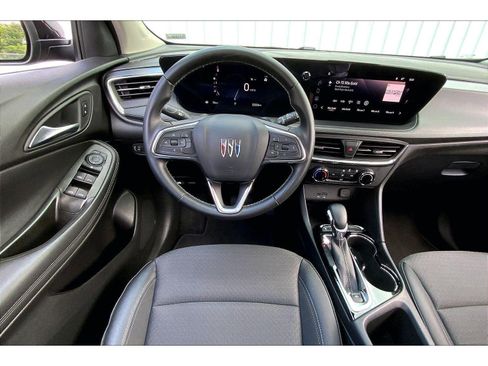 Used 2025 Buick Encore GX Preferred AWD/4WD image 5