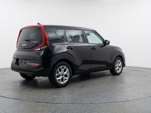 Used 2025 Kia Soul LX w/ LX Technology Package FWD image 9