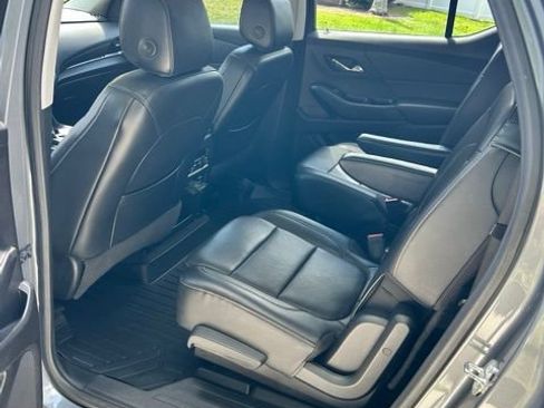 Used 2019 Chevrolet Traverse Premier w/ LPO, Cargo Package AWD/4WD image 2