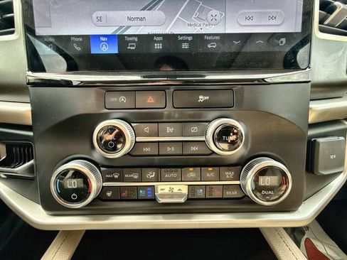 Used 2024 Ford Expedition XLT RWD image 19