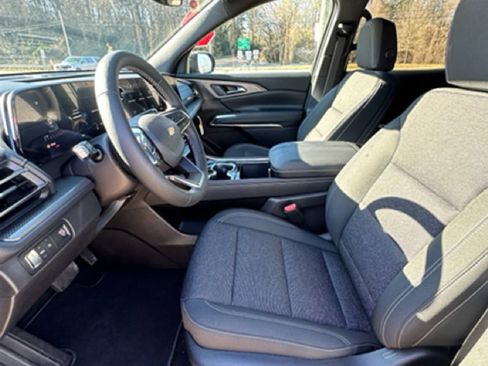 New 2026 Chevrolet Traverse LT image 9