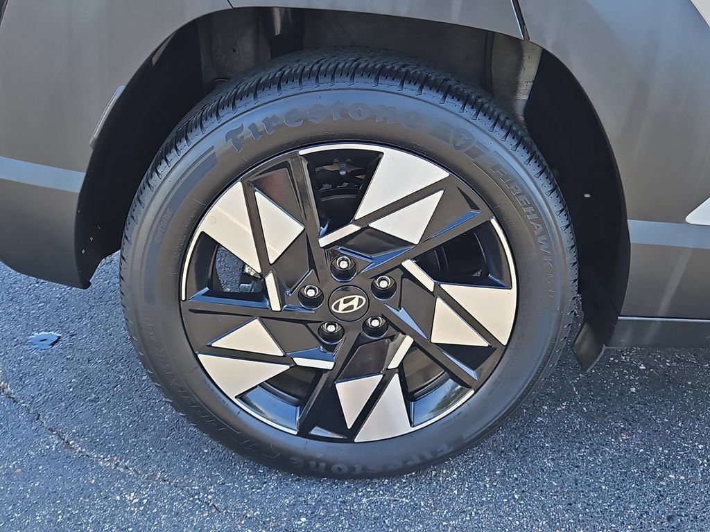 Used 2025 Hyundai Kona SEL FWD image 7