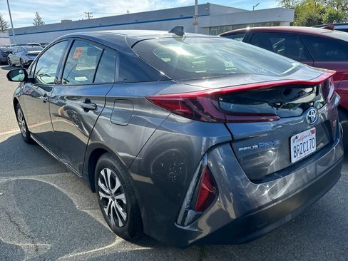 Used 2020 Toyota Prius Prime LE image 6