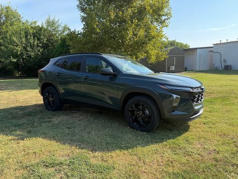 New 2026 Chevrolet Trax LT w/ Driver Confidence Package FWD image 4