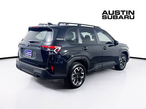 Used 2025 Subaru Forester Premium w/ Convenience Package #1 image 7