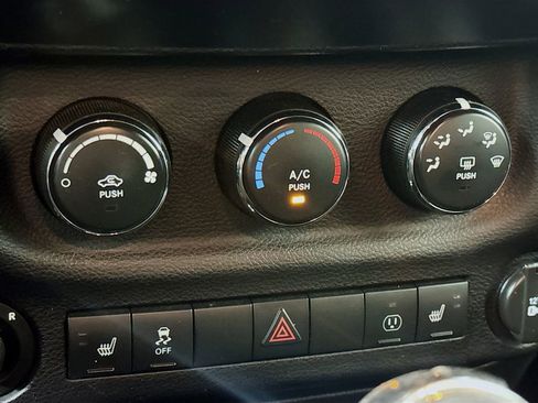 Used 2013 Jeep Wrangler Unlimited Sahara w/ Connectivity Group image 15