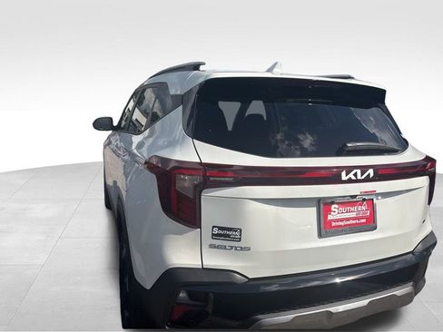 Used 2024 Kia Seltos SX image 16