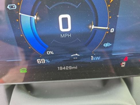 Certified 2025 Chevrolet Equinox EV LT w/ Comfort Package AWD/4WD image 18