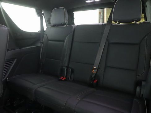 Used 2023 GMC Yukon SLT w/ SLT Premium Package image 29