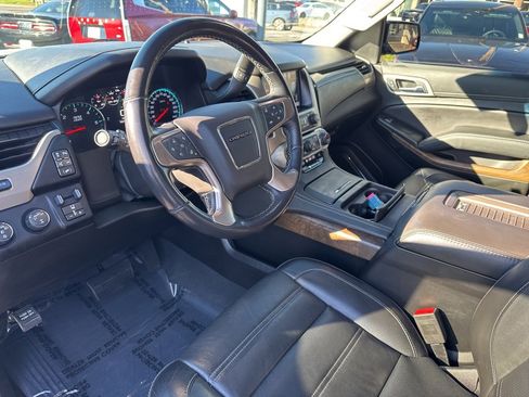 Used 2019 GMC Yukon XL Denali w/ Denali Ultimate Package image 21