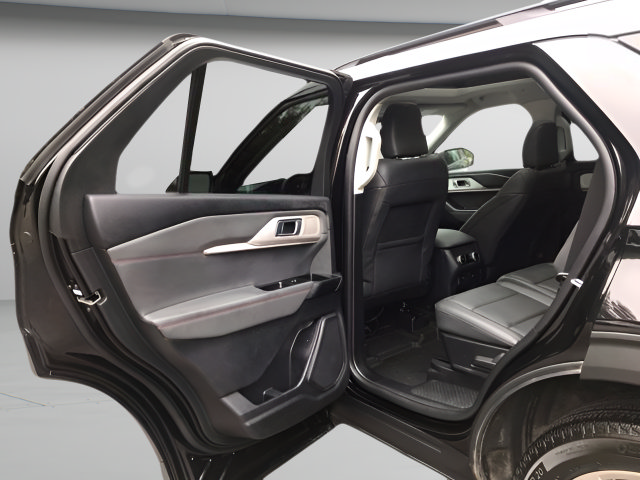 Used 2025 Ford Explorer Active w/ Active Comfort Package AWD/4WD image 9