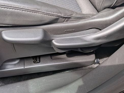 Certified 2025 Buick Encore GX Preferred FWD image 13
