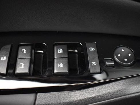 Used 2025 Kia Sportage EX FWD image 29