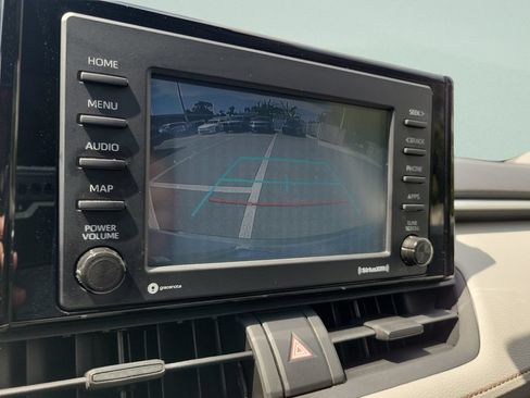 Used 2020 Toyota RAV4 XLE w/ Convenience Package AWD/4WD image 18