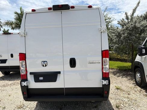 Used 2024 RAM ProMaster 2500 w/ Convenience Group FWD image 10