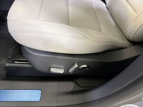 New 2026 Lincoln Nautilus Premier image 11