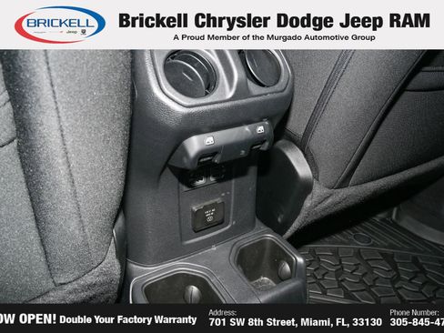 Used 2023 Jeep Gladiator Sport AWD/4WD image 19