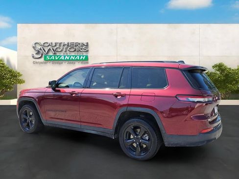 Used 2022 Jeep Grand Cherokee L Limited w/ Luxury Tech Group II RWD image 3