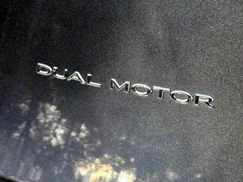 Used 2022 Tesla Model Y Long Range image 7