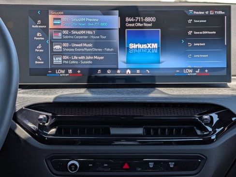 Certified 2025 BMW 330i Sedan w/ Premium Package RWD image 15