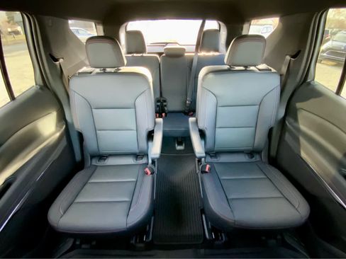 New 2026 Chevrolet Traverse Z71 w/ Driver Confidence Package image 34