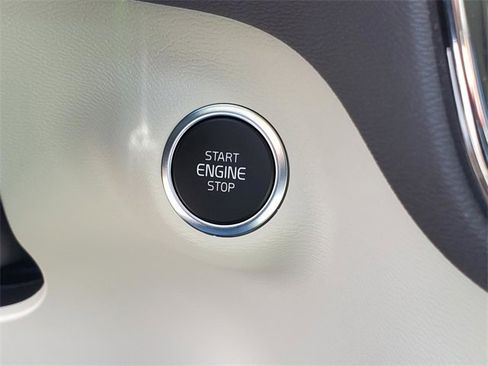 New 2026 Volvo XC40 B5 Ultra w/ Protection Package Premier image 20