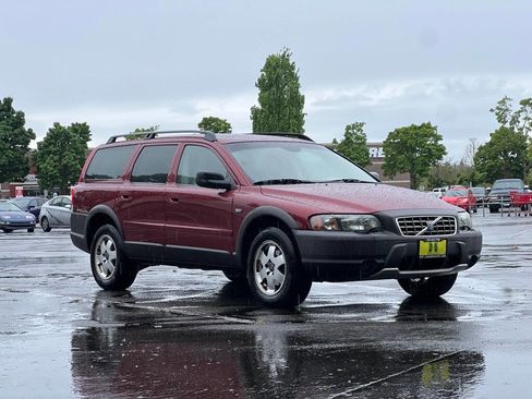 Used 2004 Volvo V70 AWD/4WD image 7