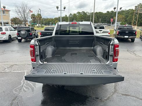 Used 2019 RAM 1500 Laramie image 25