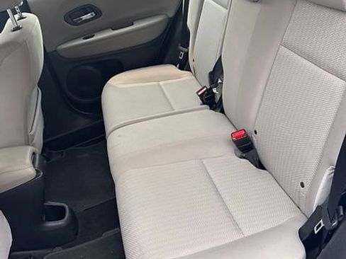 Used 2018 Honda HR-V LX image 8