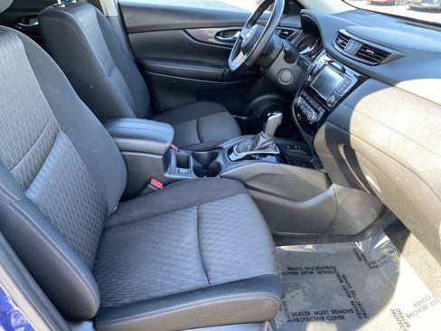 Used 2020 Nissan Rogue SV w/ Premium Package AWD/4WD image 25