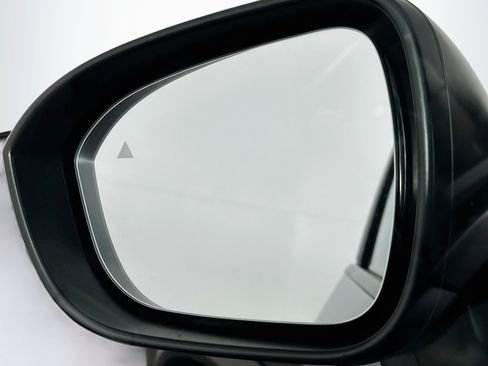 Used 2025 Nissan Rogue S FWD image 16