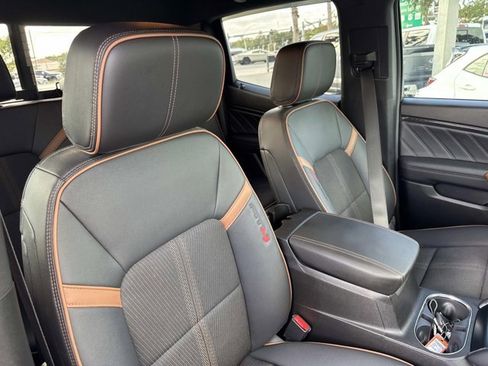 Used 2024 GMC Canyon AT4 image 18