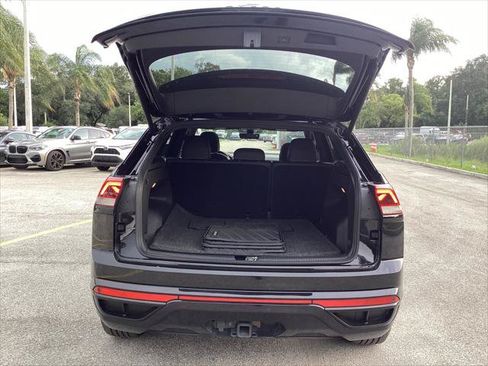 Used 2023 Volkswagen Atlas Cross Sport SEL R-Line AWD/4WD image 17