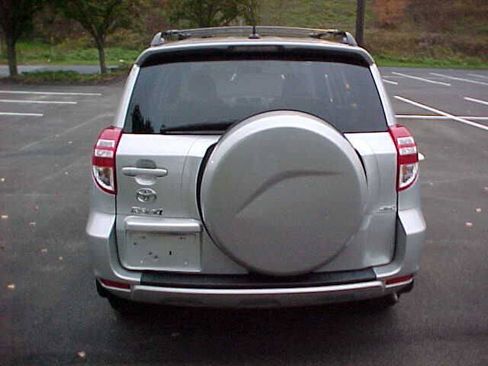 Used 2011 Toyota RAV4 4WD w/ Preferred Premium Pkg image 6