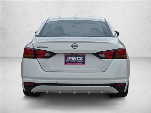 Used 2025 Nissan Altima 2.5 SV FWD image 7