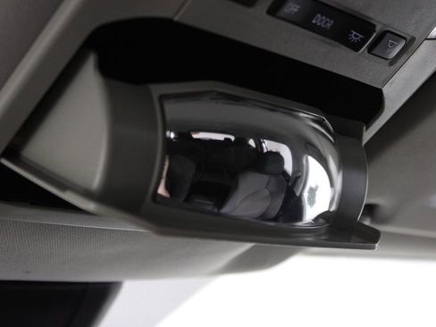 Used 2023 Toyota Highlander L image 41